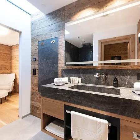 Pete Alpine Boutique - Klein Und Fein - Private Und Hotel St. Anton am Arlberg