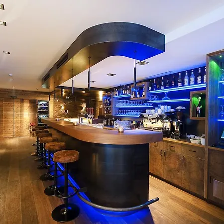 Pete Alpine Boutique Hotel - Klein Und Fein - Private Spa Suiten Und Zimmer Sankt Anton am Arlberg