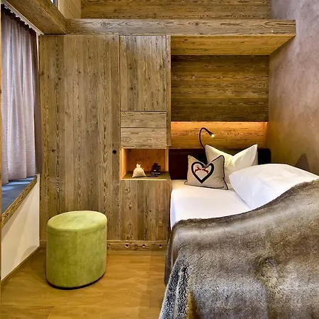 Hotel Pete Alpine Boutique Hotel - Klein Und Fein - Private Spa Suiten Und Zimmer Sankt Anton am Arlberg